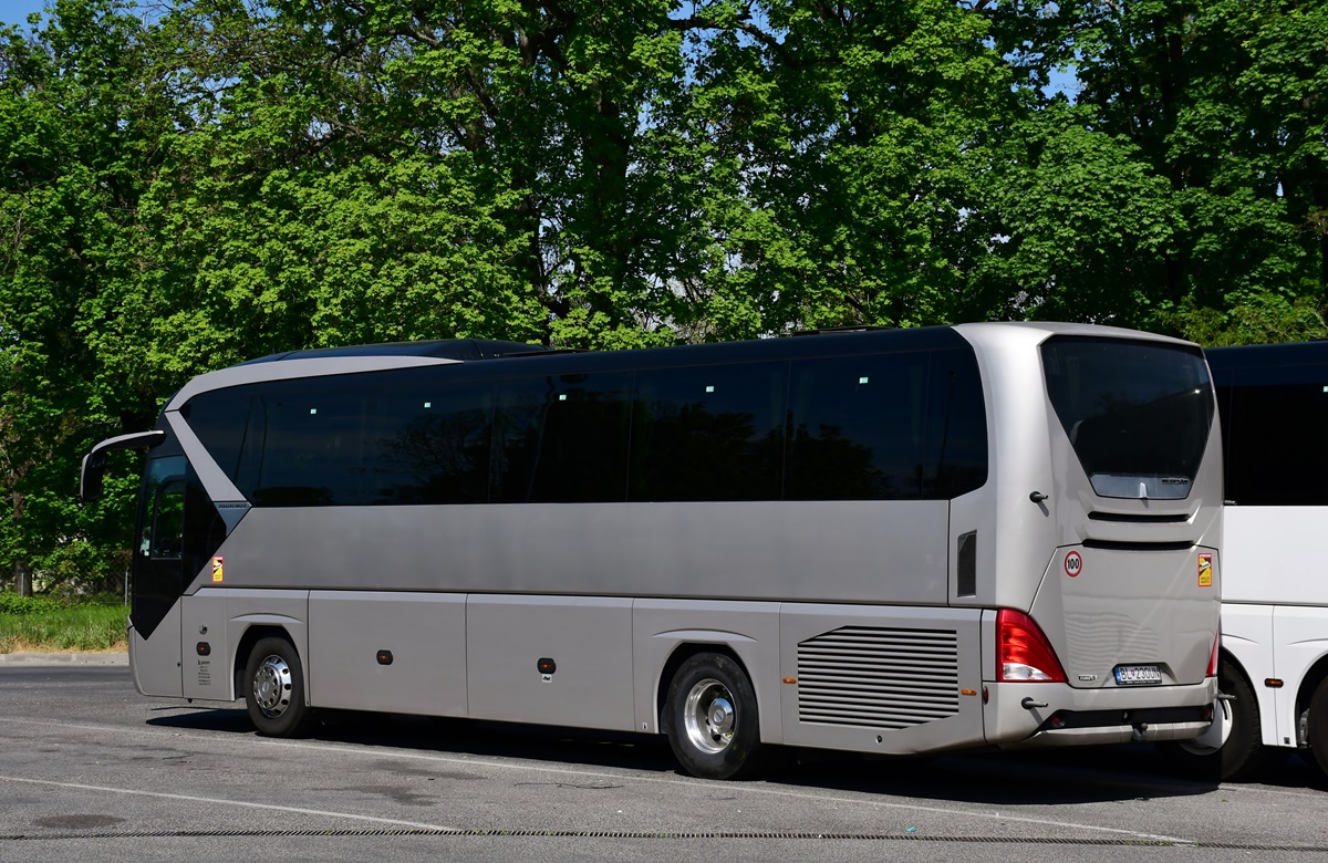 Bratislava, Neoplan N2216SHD Tourliner SHD # BL-230UN