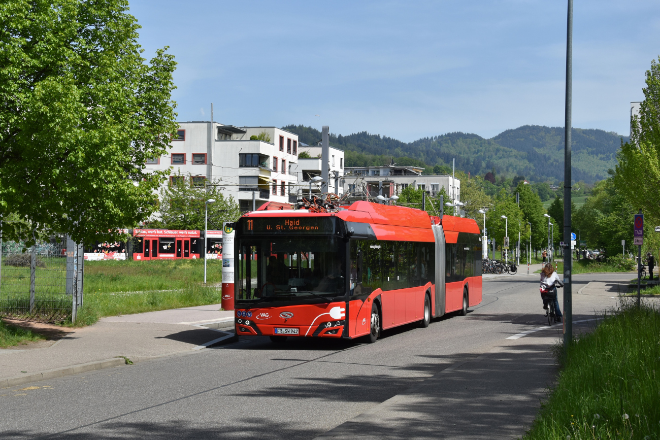 Freiburg im Breisgau, Solaris Urbino IV 18 electric č. 942