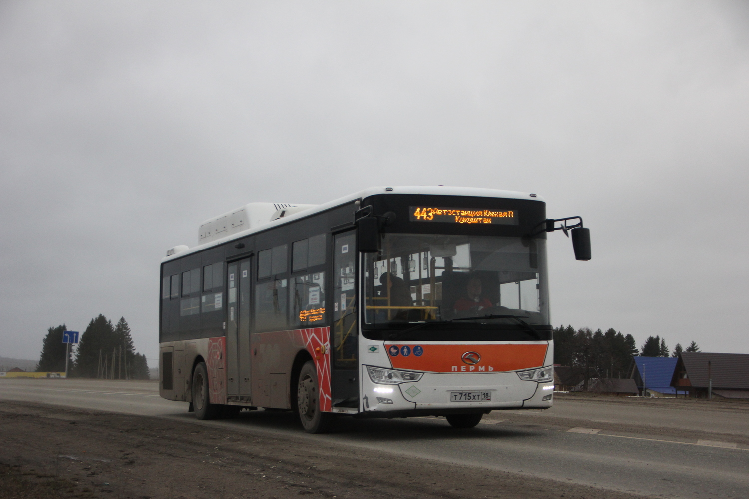 Perm, King Long XMQ6106G č. Т 715 ХТ 18