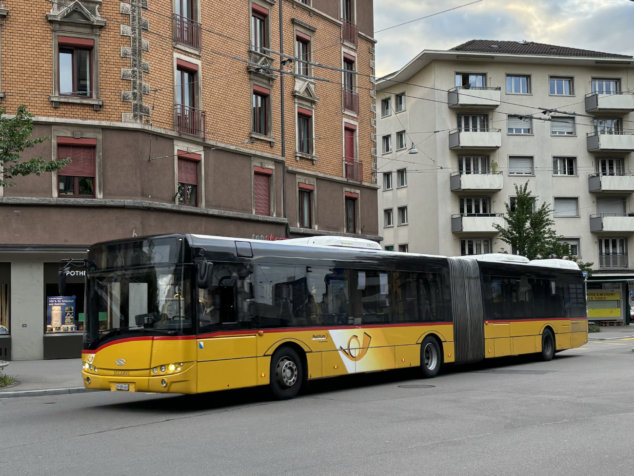 Zurich, Solaris Urbino III 18 # 305