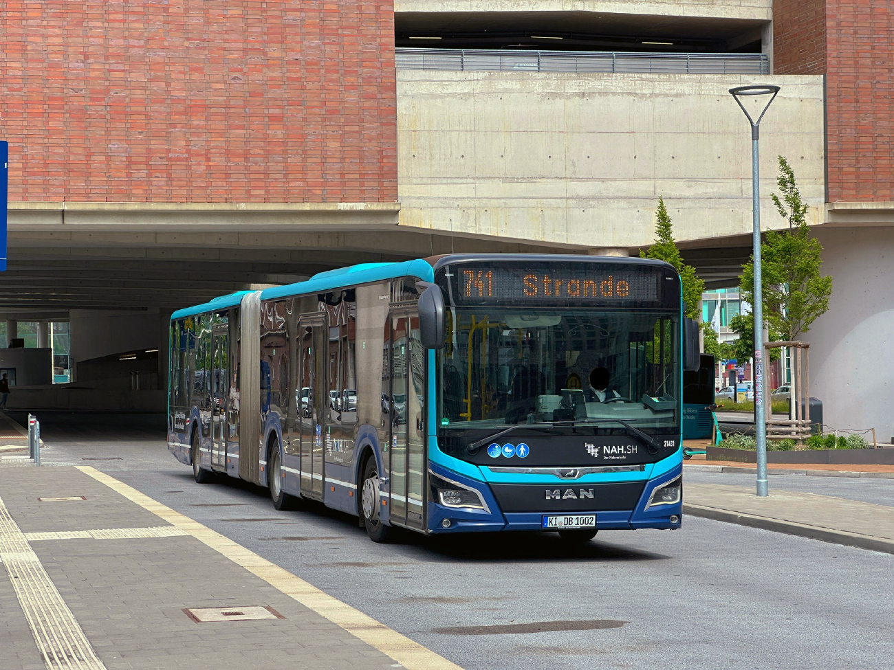 Kiel, MAN 18C Lion's City NG360 EfficientHybrid # 21431