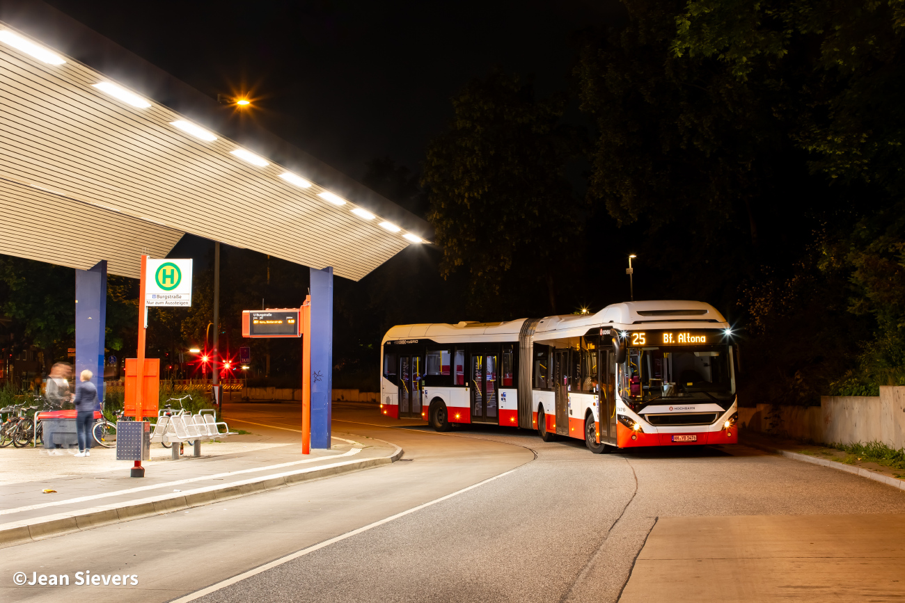 Hamburg, Volvo 7900A Hybrid # 7476