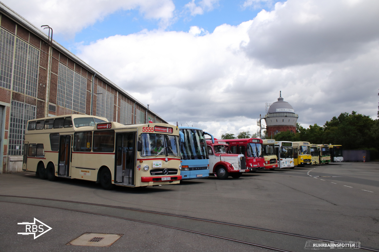 Essen, Ludewig Anderthalbdecker (Mercedes-Benz) # 3902; Aurich, Setra S315HD # AUR-06123; Düsseldorf, Mercedes-Benz O3500 # D-AL 575 H; Krefeld, Mercedes-Benz O305G # KR-O 305H; Düsseldorf, MAN 750 HO-M11A # 8921; Dortmund, MAN SL202 # 4119; Stuttgart, Mercedes-Benz O317G # 7177; Osnabrück, Mercedes-Benz O305 # 13; Solingen, Mercedes-Benz O305 # 151; Ennepetal, MAN A21 NL263 # EN-WV 6010