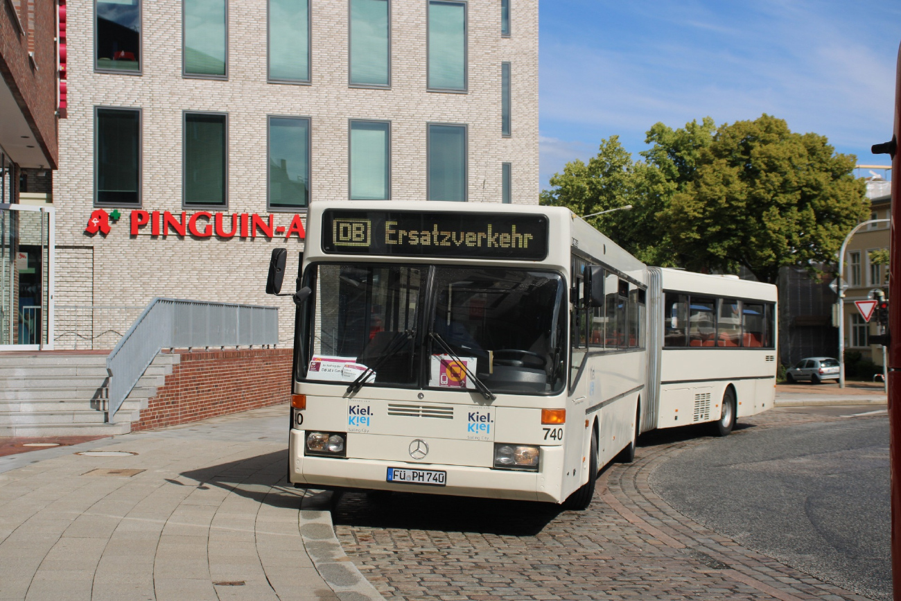 Fürth, Mercedes-Benz O405G # FÜ-PH 740