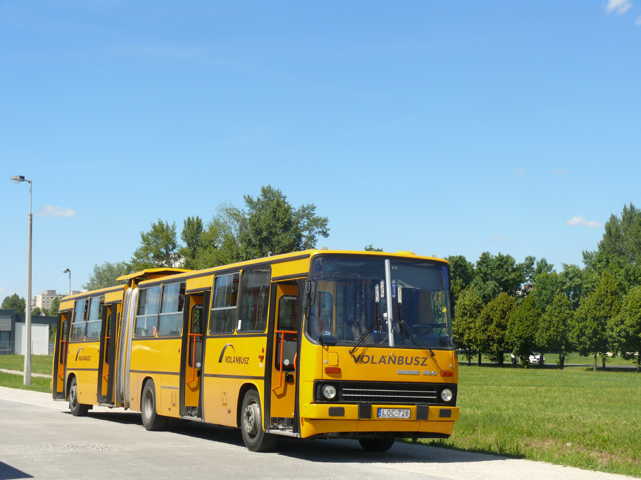 Budapest, Ikarus 280.40M3 # LOC-728