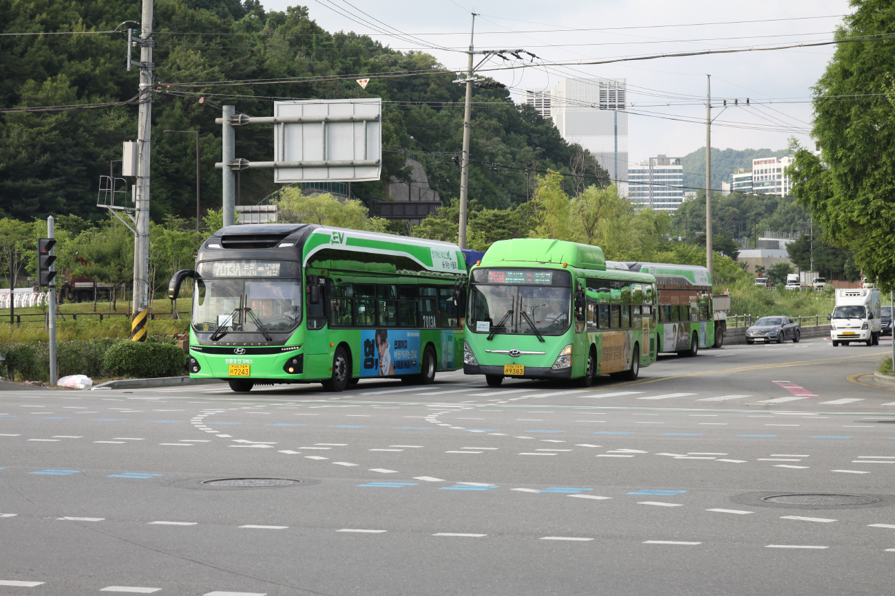Seoul, Hyundai ELEC CITY EV # 7243; Seoul, Hyundai New Super AeroCity LF # 9383