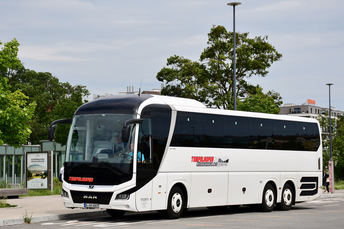 Berlin, MAN R09 Lion's Coach C RHC474 # 4067