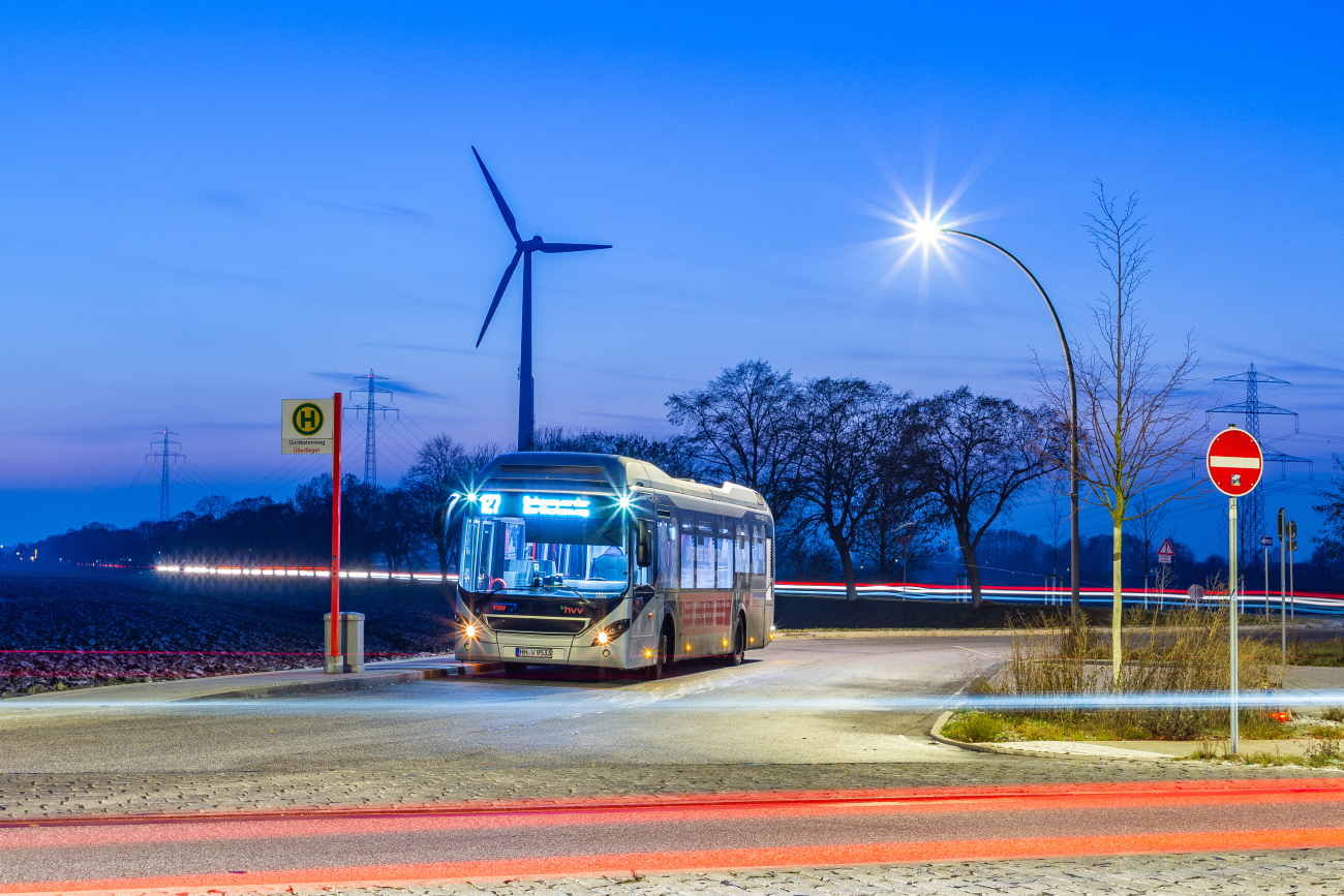 Hamburg, Volvo 7900 Hybrid # 1533