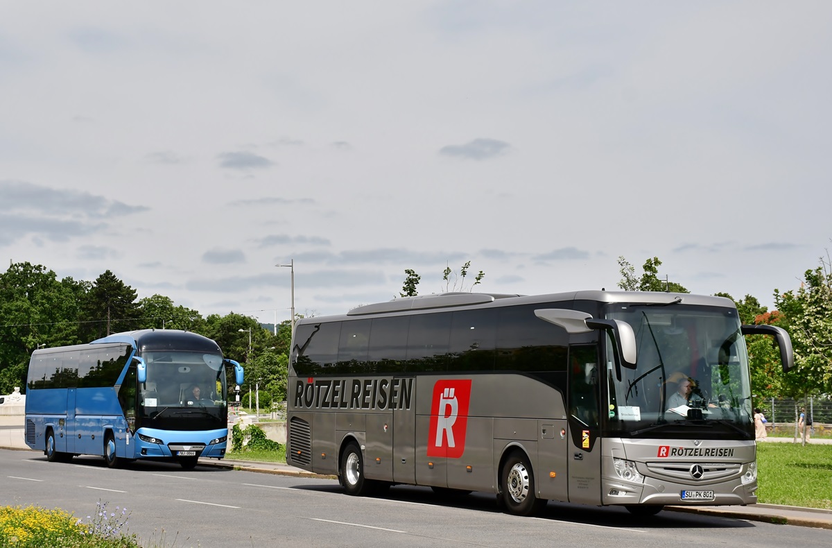 Siegburg, Mercedes-Benz Tourismo III 15RHD # SU-PK 801; Prague, Neoplan P21 N2216SHD Tourliner # 7AJ 0044