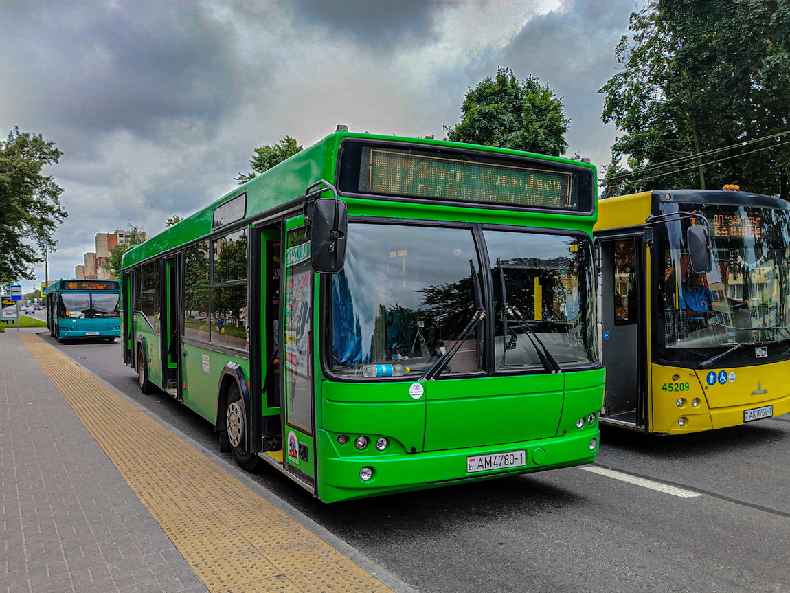 Pinsk, MAZ-103.465 # 44458; Pinsk, MAZ-103.486 # 25188