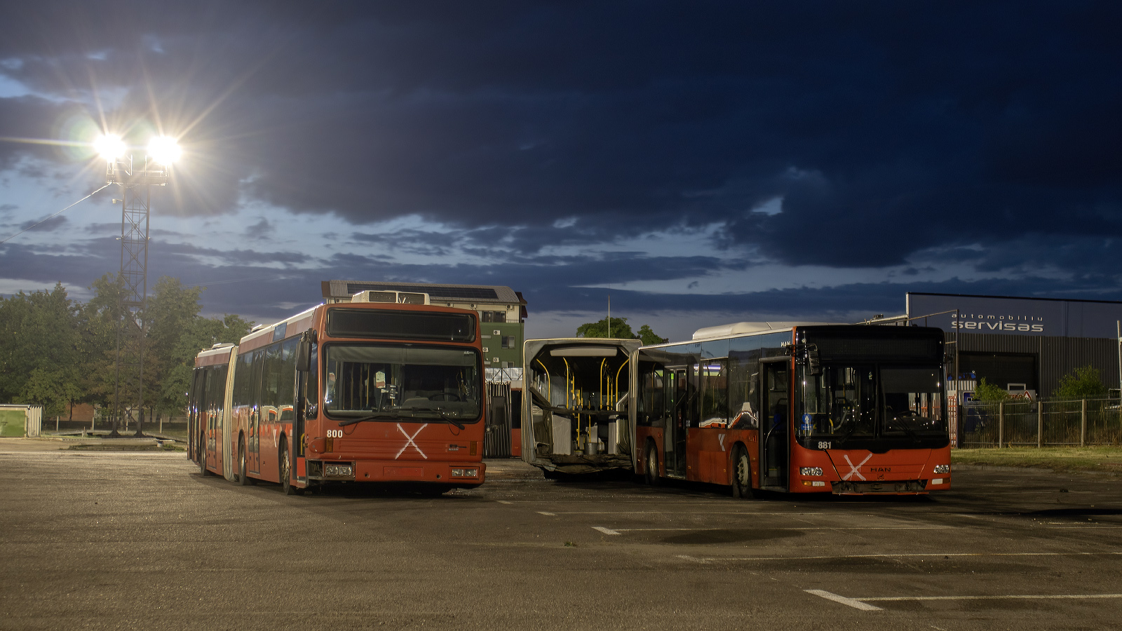 Kaunas, Den Oudsten Alliance City B93 # 800; Kaunas, MAN A23 Lion's City G NG363 # 881; Kaunas — Miscellaneous photos