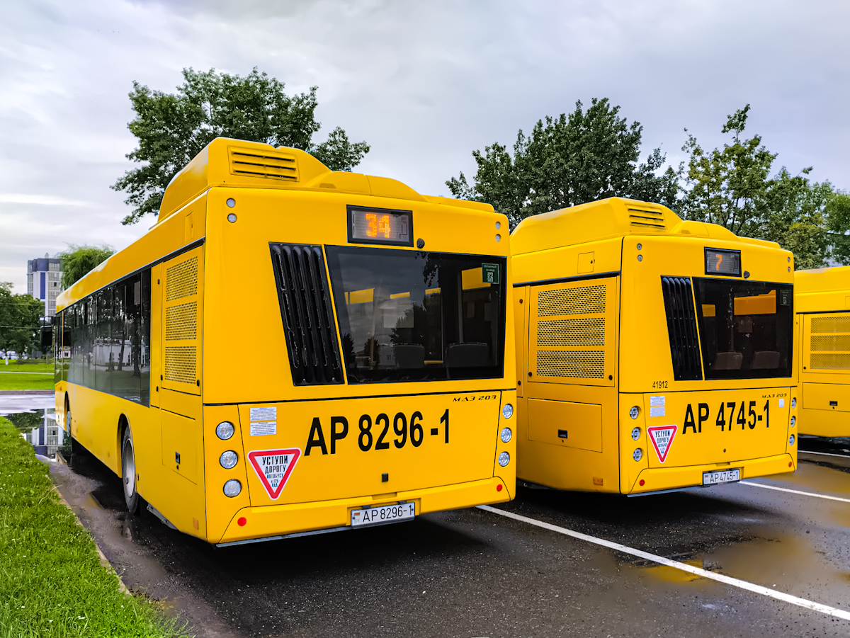 Pinsk, MAZ-203.047 # 41918; Pinsk, MAZ-203.047 # 41912