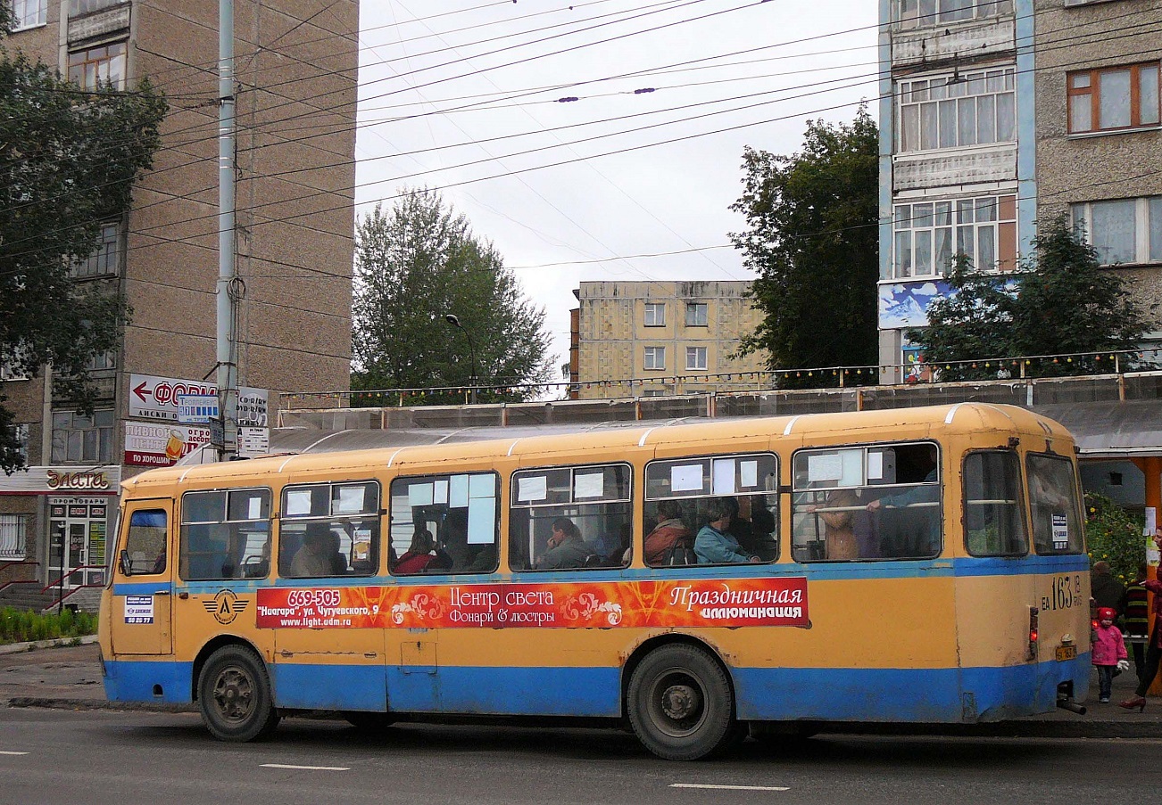 Izhevsk, LiAZ-677M # ЕА 163 18