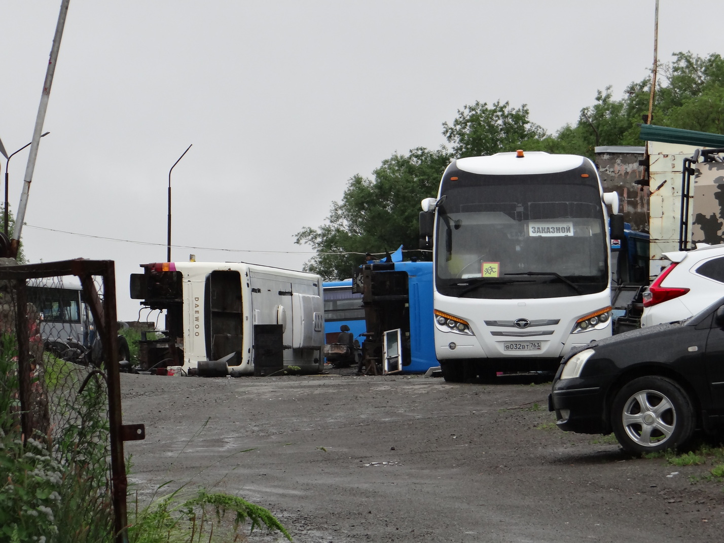 Petropavlovsk-Kamchatskiy, Daewoo BS106 (Busan) # 100; Petropavlovsk-Kamchatskiy, Daewoo BS106 (Busan) # 3131; Petropavlovsk-Kamchatskiy, Daewoo FX2 120 Crusing Star # В 032 ВТ 763; Petropavlovsk-Kamchatskiy — Miscellaneous photos