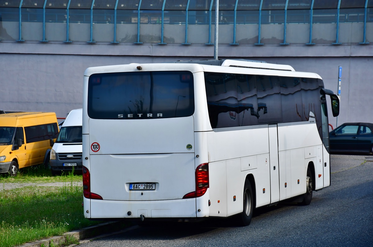 Prague, Setra S415GT-HD # 6AC 2895