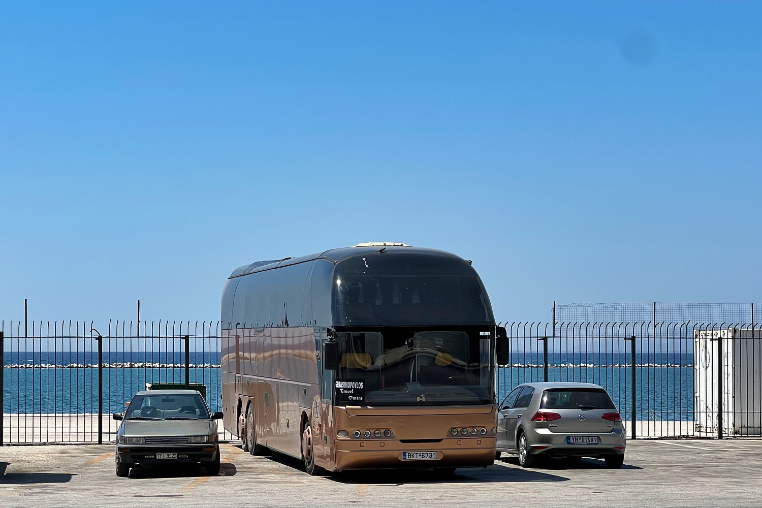 Patras, Neoplan N516/3SHDH Starliner # BKT-6731