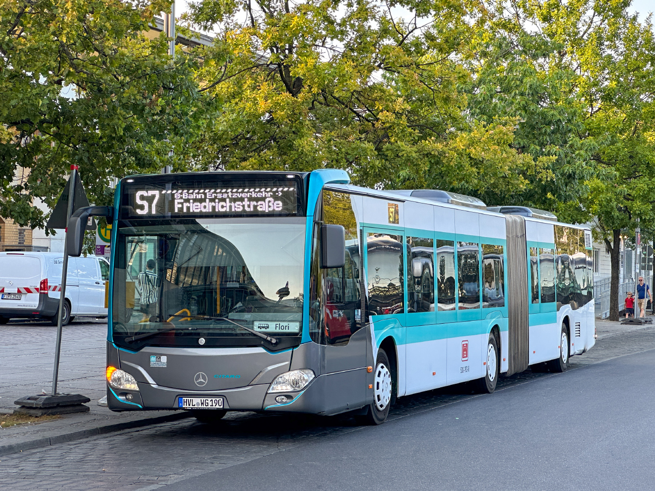 Nauen, Mercedes-Benz Citaro C2 G # HVL-WG 190