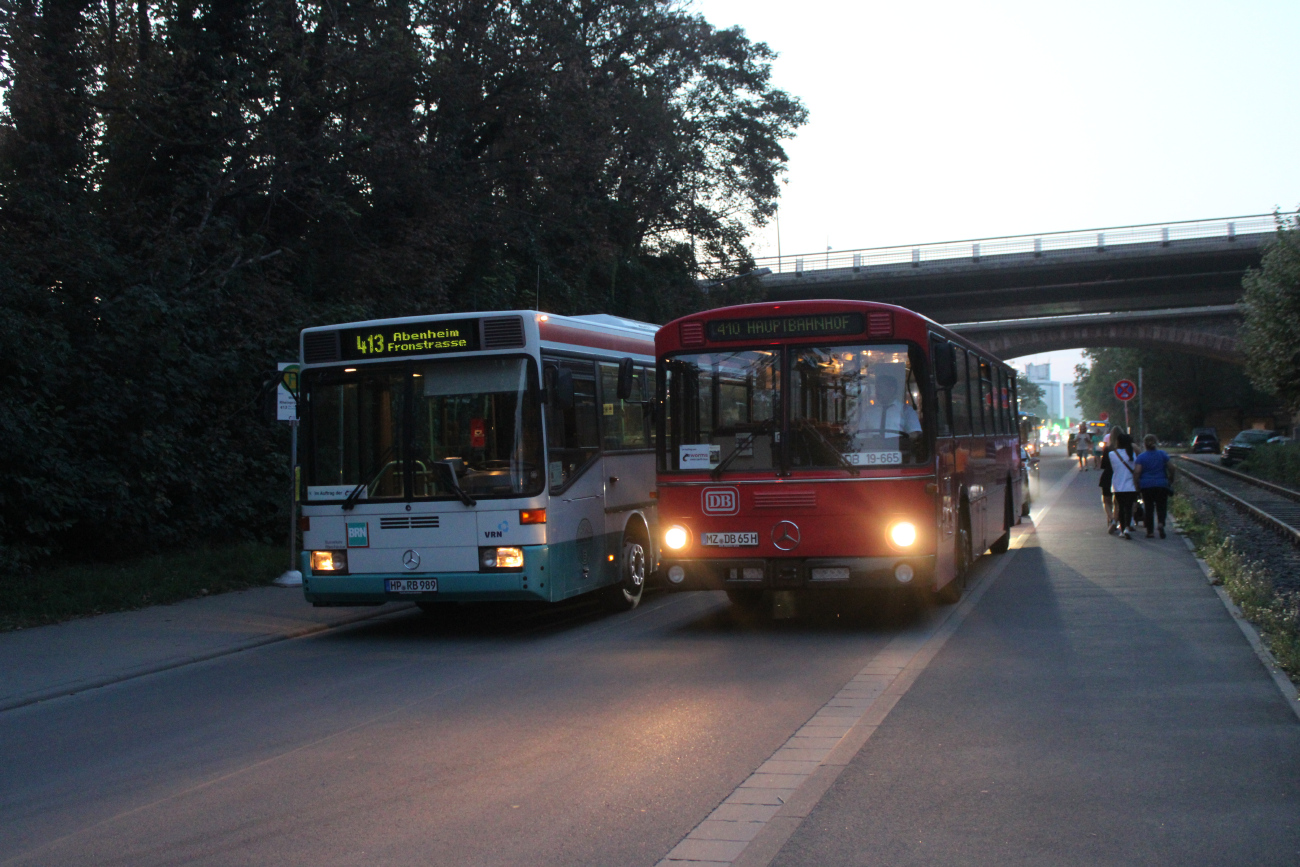 Heppenheim (Bergstraße), Mercedes-Benz O405G # HP-RB 989; Mainz, Mercedes-Benz O307 # [DB 19-665]