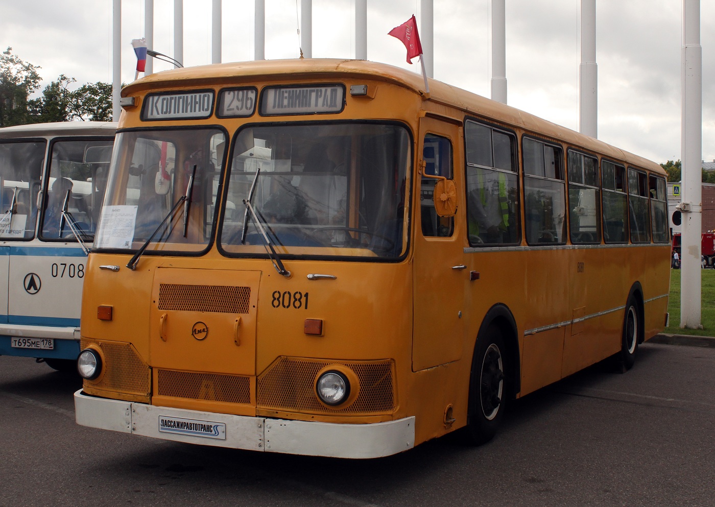 Saint Petersburg, LiAZ-677M # 8081