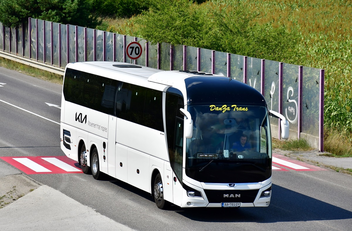 Čadca, MAN R08 Lion's Coach L # AA-781GY