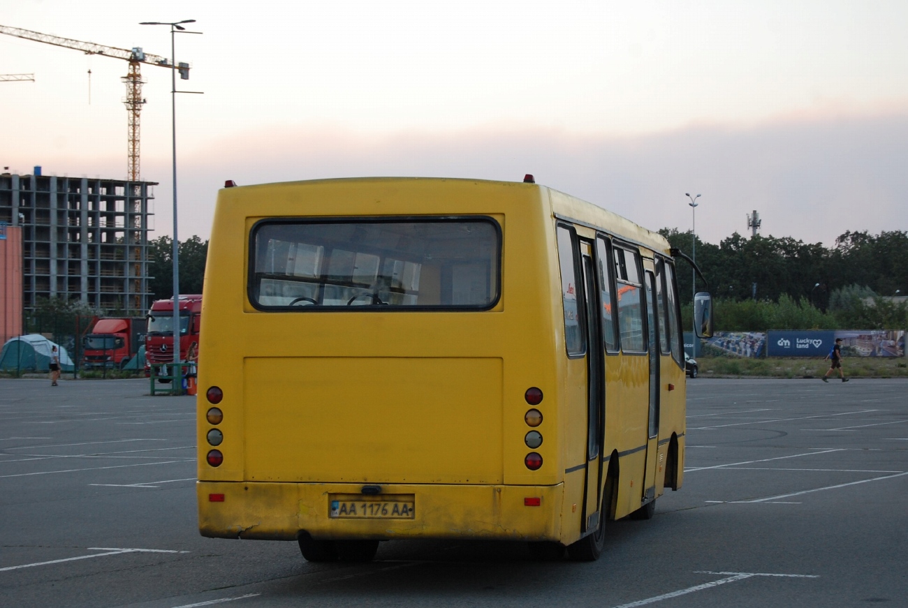 Kyiv, Богдан А09200 # АА 1176 АА