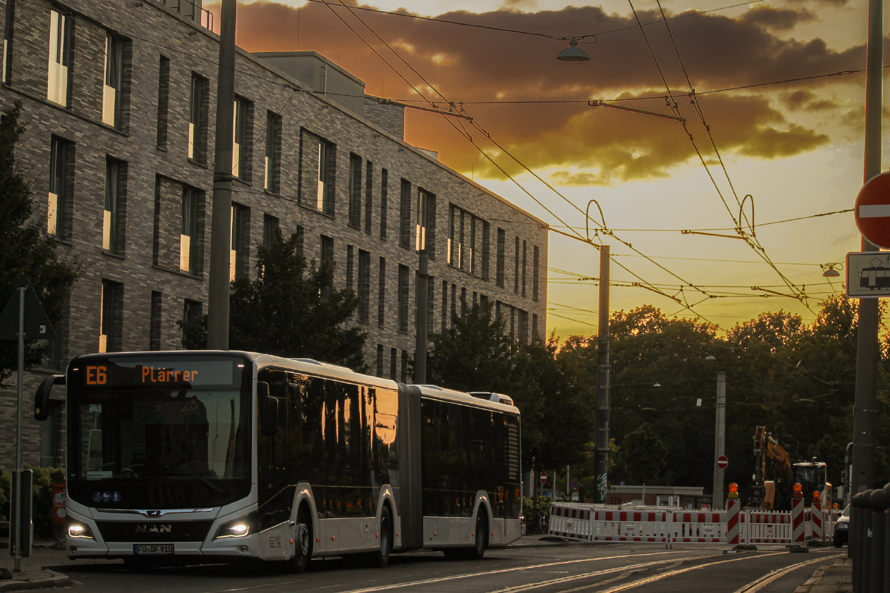 Fürth, MAN 18C Lion's City NG360 EfficientHybrid # FÜ-DF 910