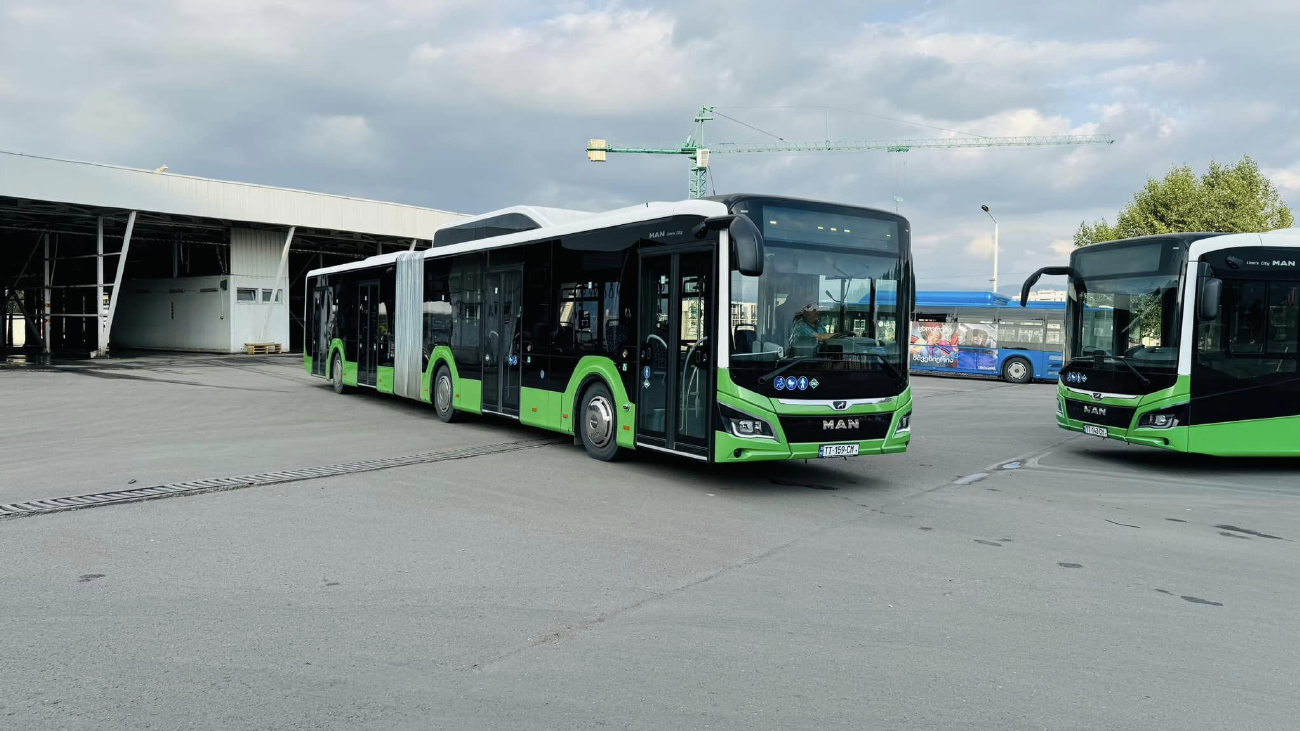 Tbilisi, MAN 18G Lion's City NG320 # TT-159-CM; Tbilisi, MAN 18G Lion's City NG320 # TT-143-CM; Tbilisi — Bus Depot N2