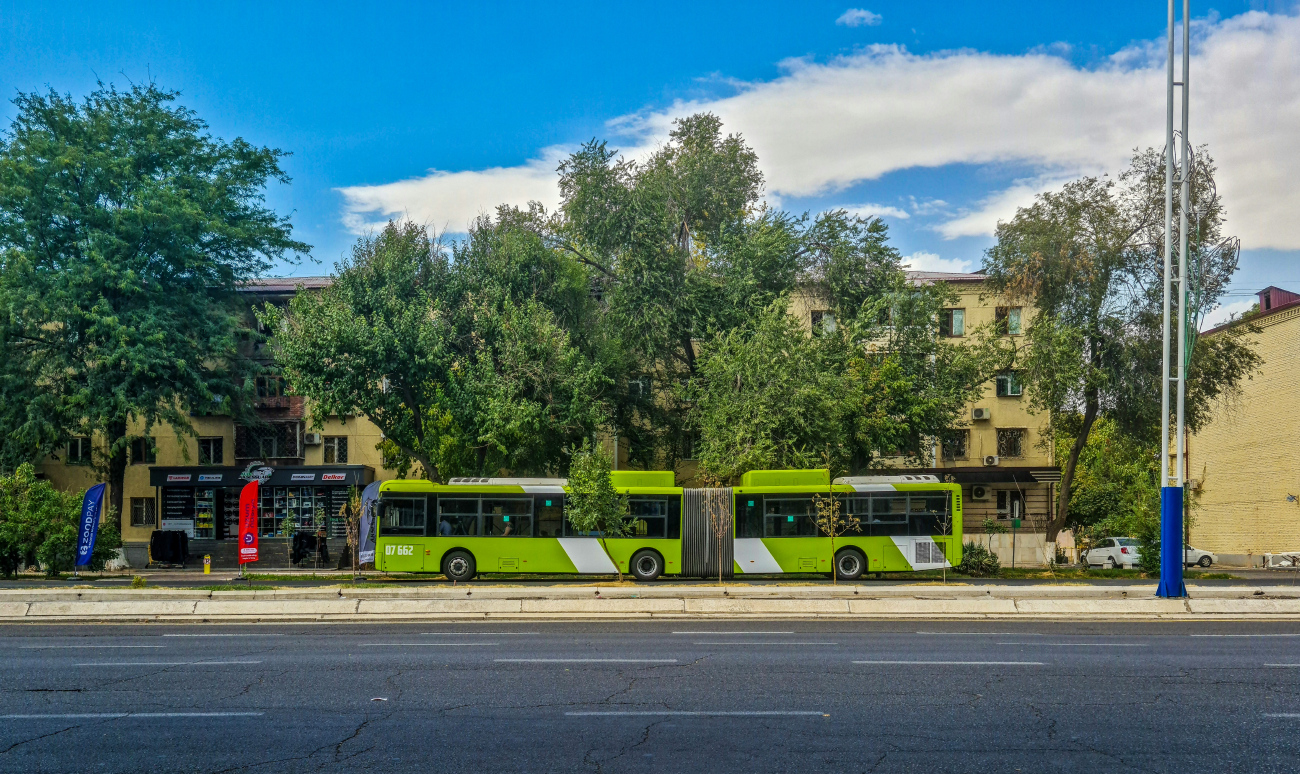 Tashkent, King Long XMQ6180G # 07662; Photo creativitiy