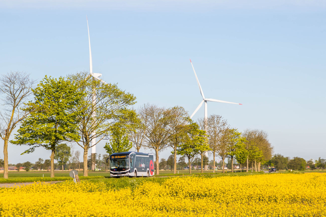 Hamburg, MAN 12E Lion's City NL326 # 2322