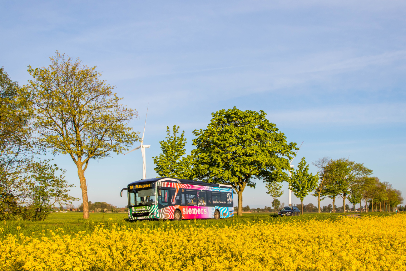 Hamburg, MAN 12E Lion's City NL367 # 2046