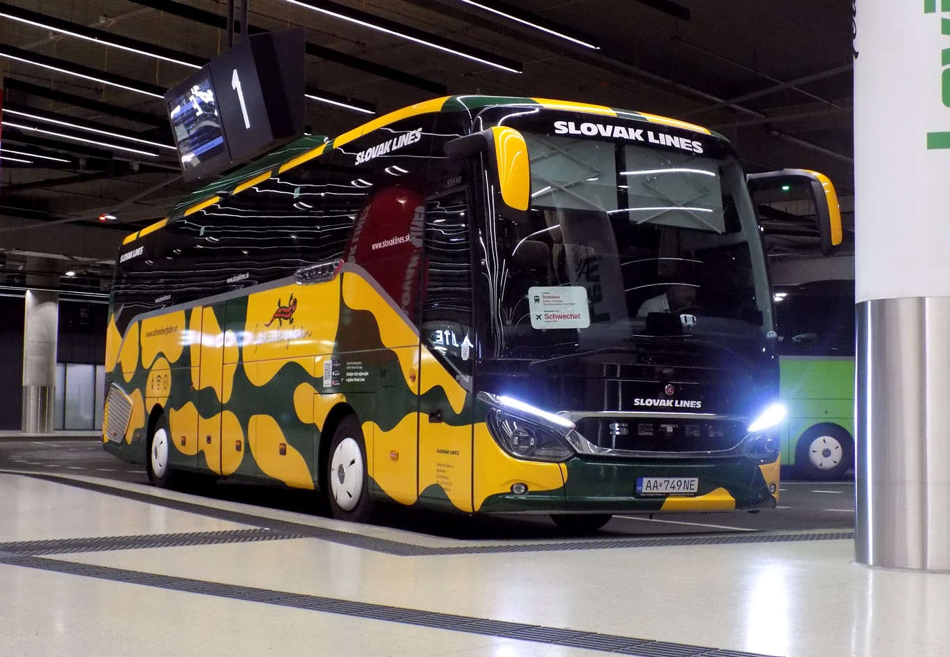Bratislava, Setra S515HD # AA-749NE