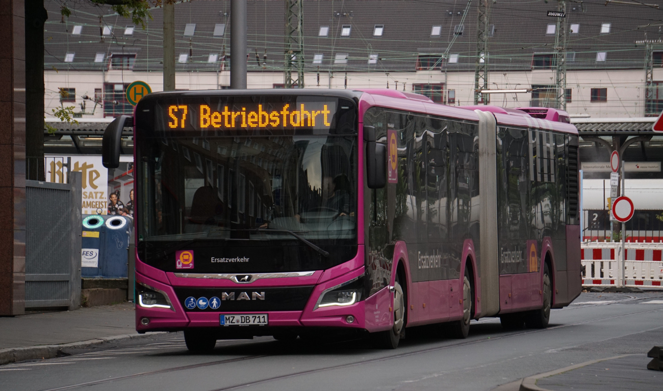 Mainz, MAN 18C Lion's City NG360 EfficientHybrid # MZ-DB 711; Frankfurt am Main — EV Generalsanierung Riedbahn 2024