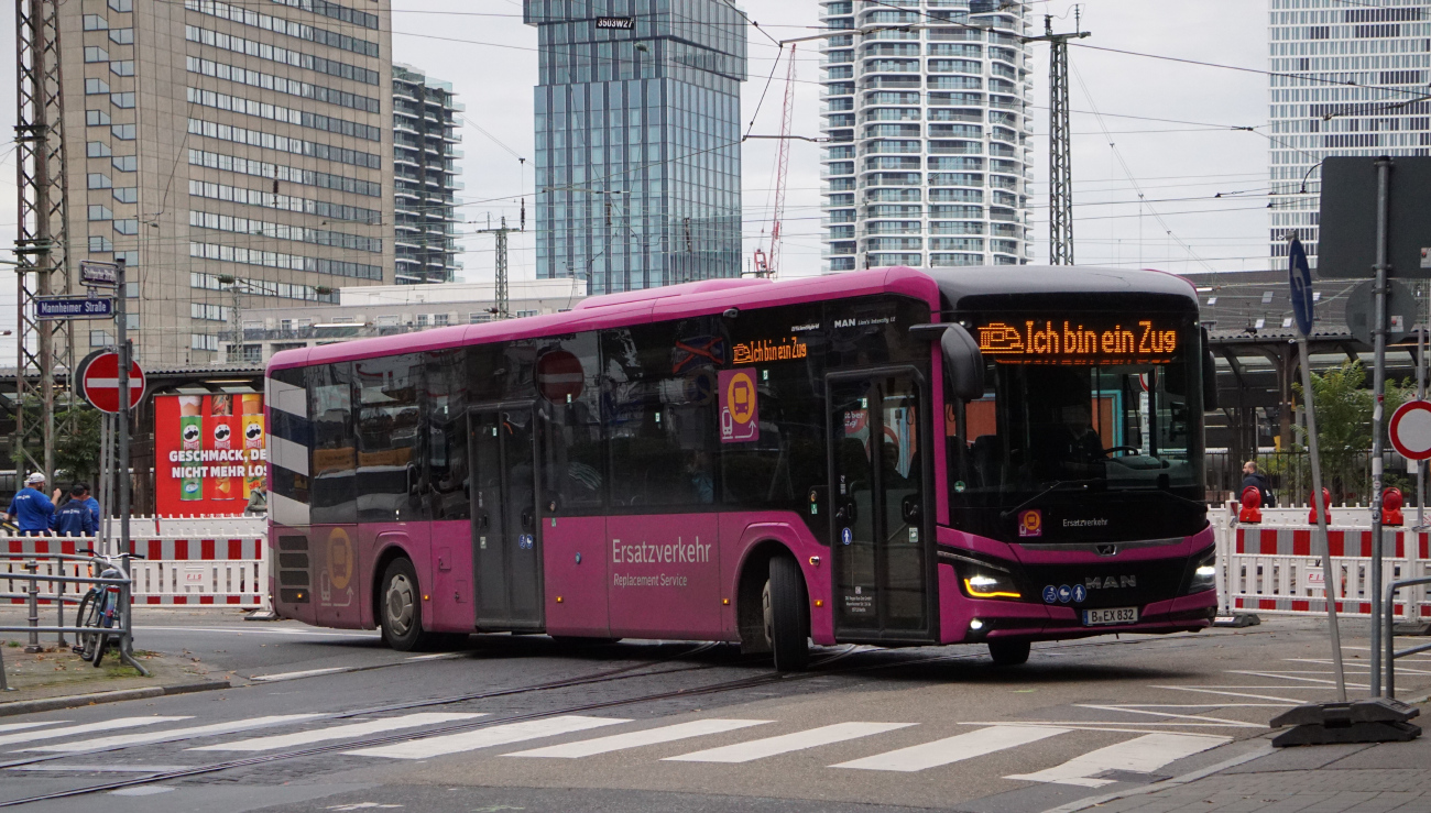 Berlin, MAN 43C Lion's Intercity Ü LE360 EfficientHybrid # 832; Frankfurt am Main — EV Generalsanierung Riedbahn 2024