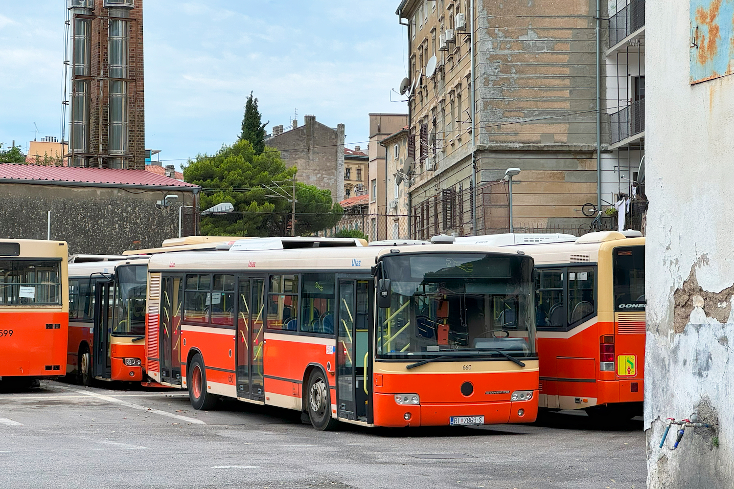 Rijeka, Mercedes-Benz O345 Conecto I C # 660