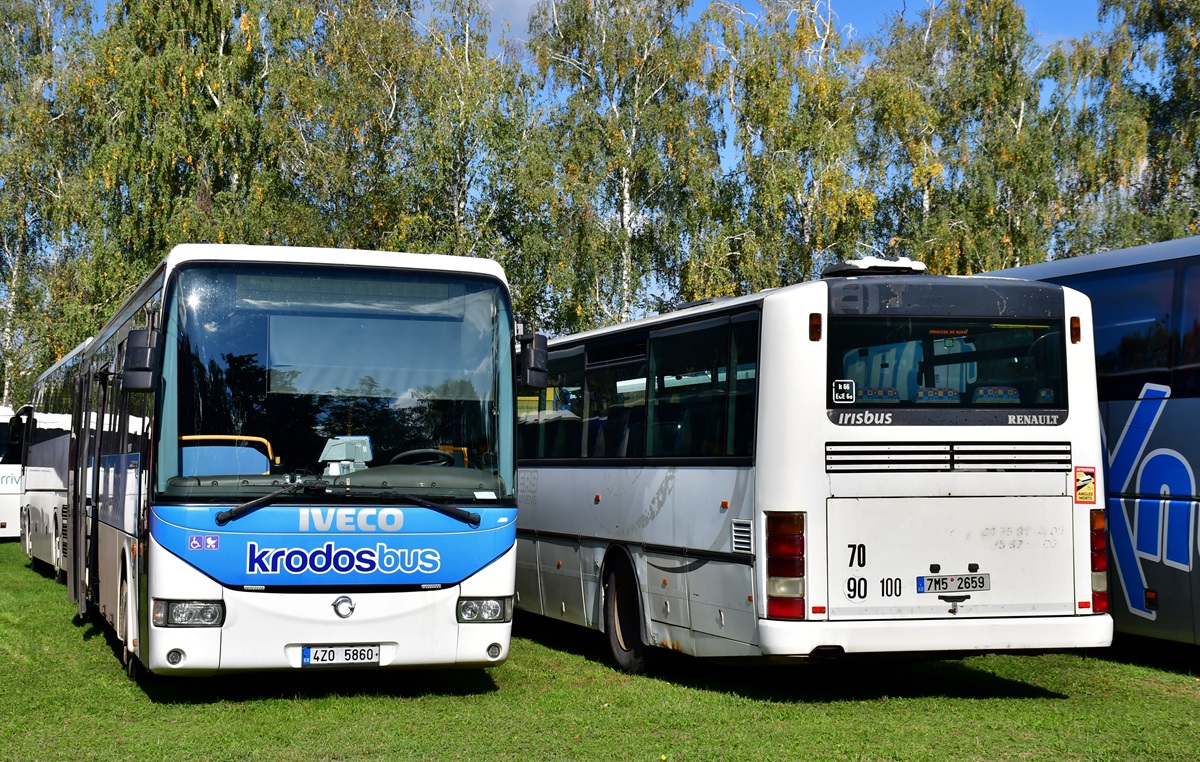 Kroměříž, Irisbus Crossway 12M # 4Z0 5860; Kroměříž, Karosa C955.1077 # 7M5 2659