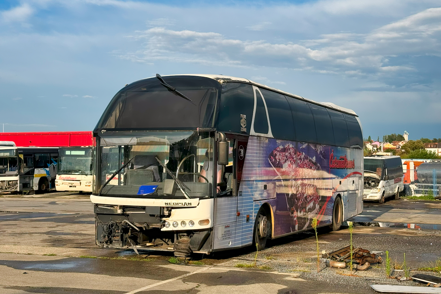 Bjelovar, Neoplan N516SHDH Starliner # 833