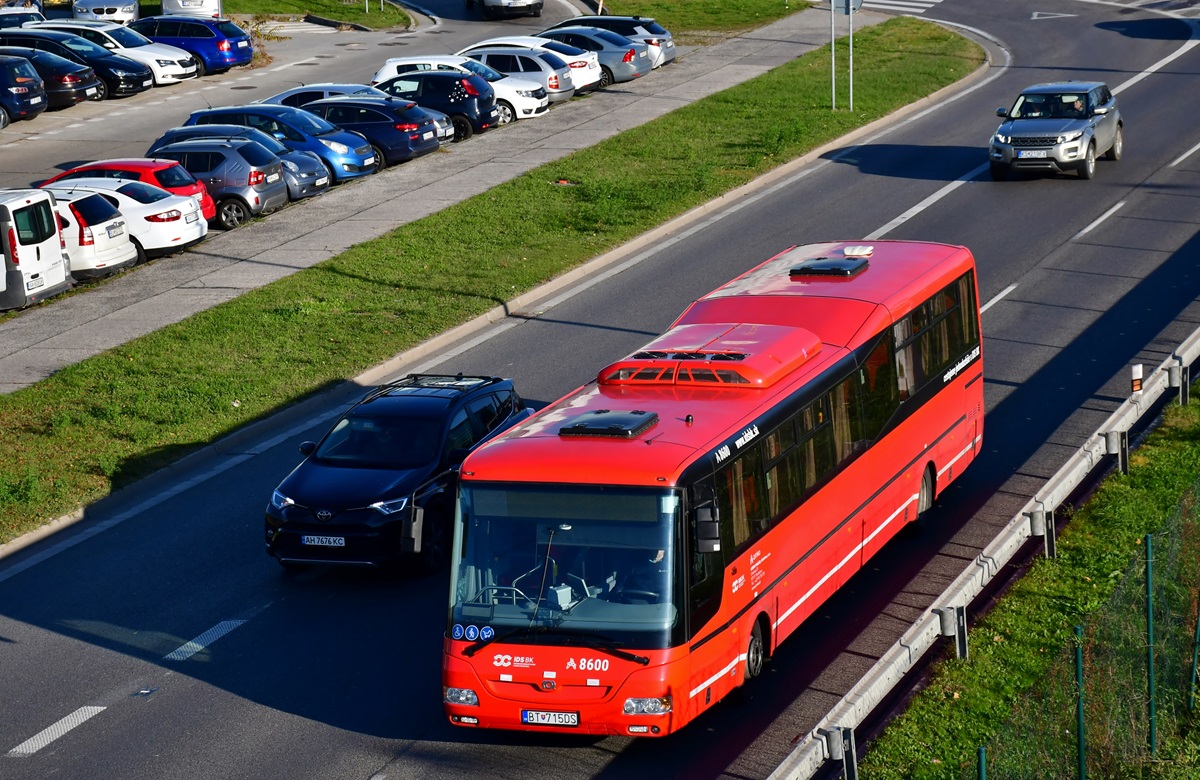 Bratislava, SOR CN 12.3 # 8600