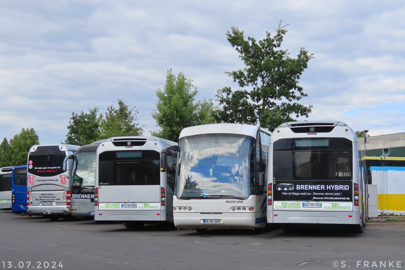 Siegburg, Neoplan N3316SHD Euroliner # SU-HV 1009; Siegburg, Volvo 7900 Hybrid # SU-HV 925; Siegburg, Volvo 7900 Hybrid # SU-HV 924