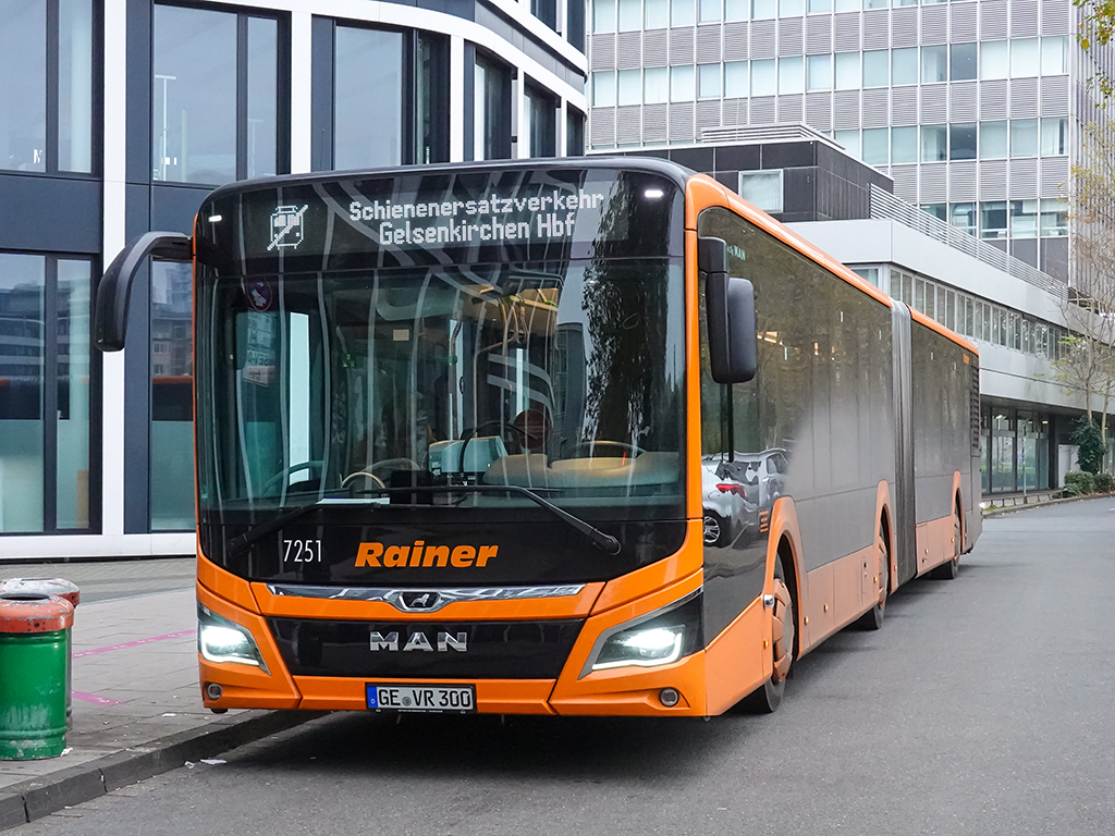 Gelsenkirchen, MAN 18C Lion's City NG360 # GE-VR 300