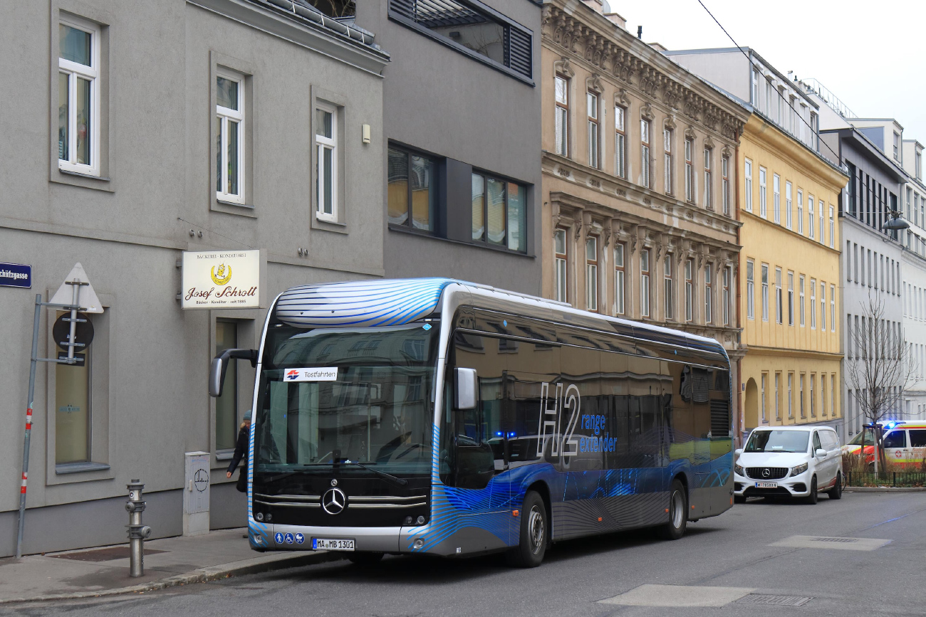 Mannheim, Mercedes-Benz eCitaro FuelCell # MA-MB 1301