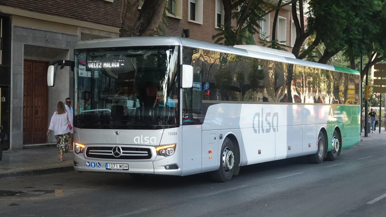 Madrid, Mercedes-Benz Intouro III L # 13334