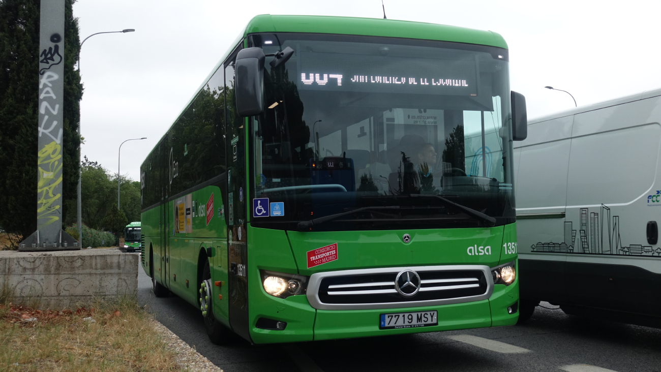Madrid, Mercedes-Benz Intouro III M hybrid # 13511