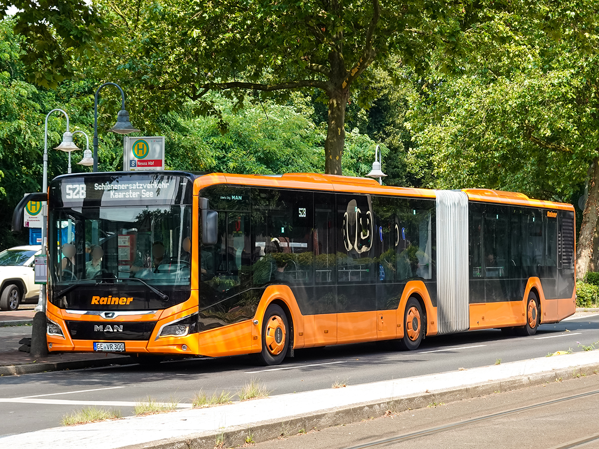 Gelsenkirchen, MAN 18C Lion's City NG360 # GE-VR 300