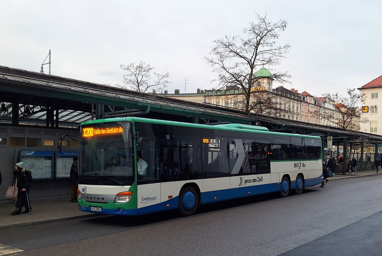 Munich, Setra S418LE business # M-C 3253