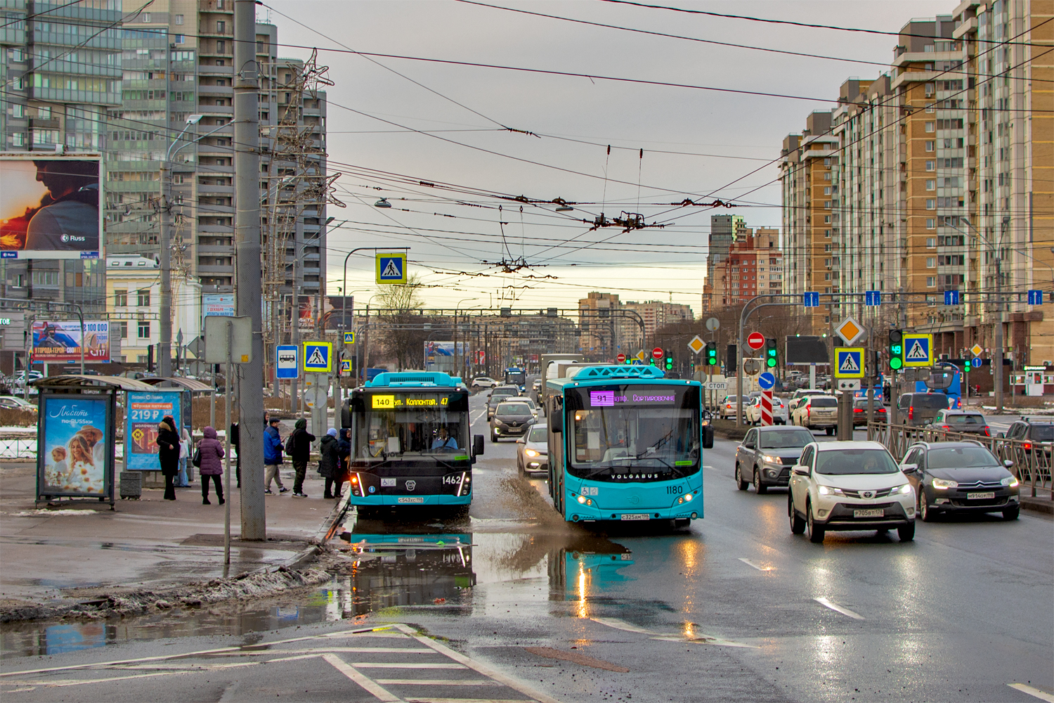 Saint Petersburg, LiAZ-5292.65 # 1462; Saint Petersburg, Volgabus-5270.02 # 1180