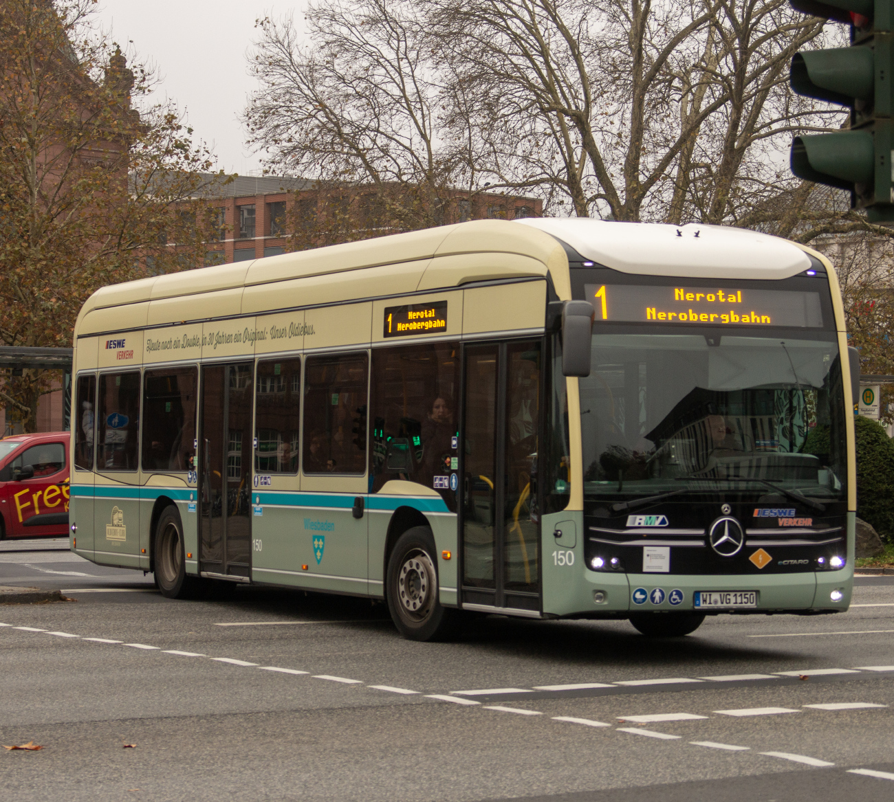 Wiesbaden, Mercedes-Benz eCitaro # 150