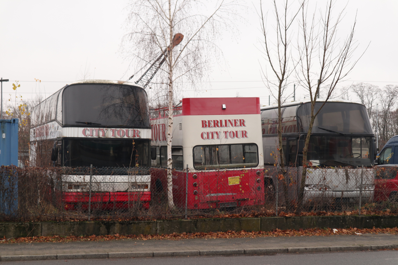 Berlin, Neoplan N122/3 Skyliner # B-CW 917; Berlin, MAN 196 SD200 # 4; Berlin, Neoplan N1116/3HC Cityliner # B-VM 2900; Berlin — Miscellaneous photos