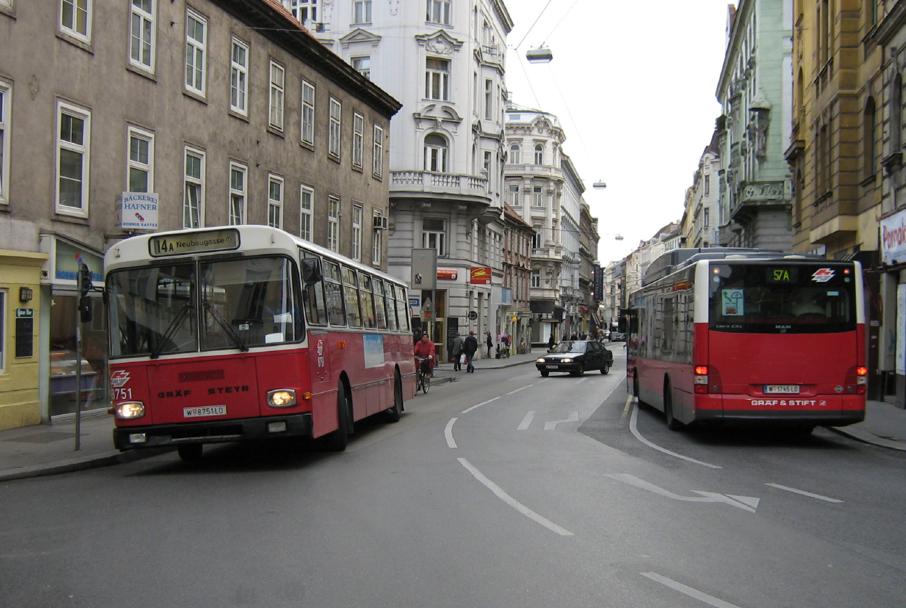 Vienna, Gräf & Steyr LU200 M11 # 8751; Vienna, Gräf & Stift NL273 Lion's City LPG # 8610