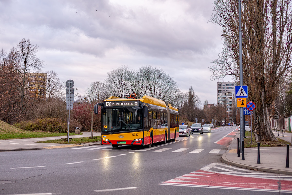 Warsaw, Solaris Urbino IV 18 electric # 5937