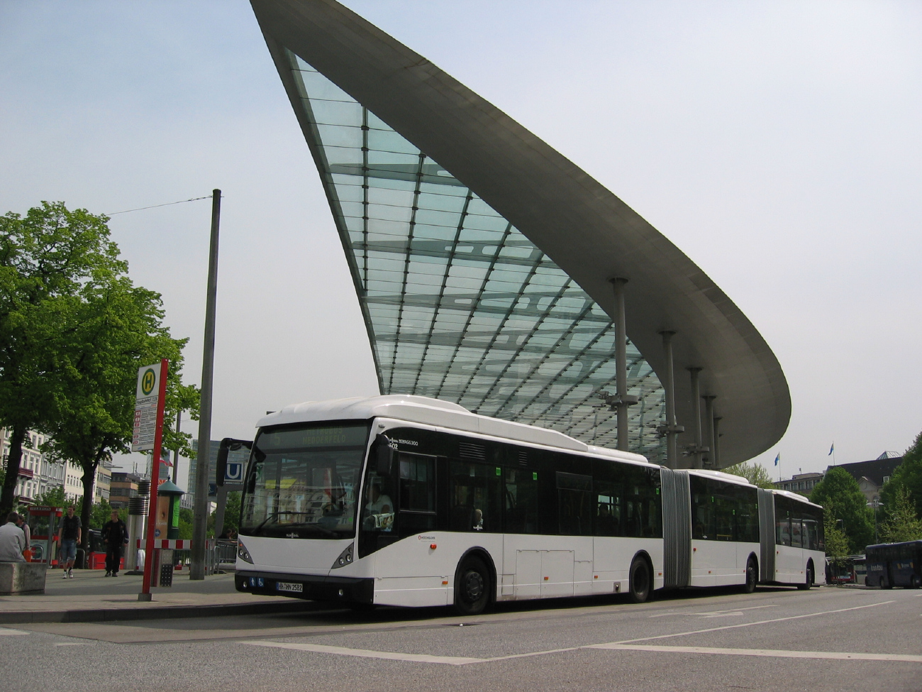 Hamburg, Van Hool New AGG300 # 8502